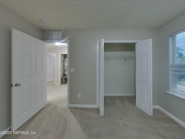 Building Photo - 11982 Alexandra Dr