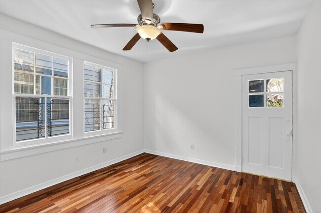 Building Photo - 3132 Robert St