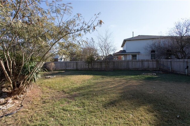 Building Photo - 1415 Fort LLoyd Pl