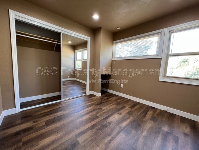 Building Photo - 21724 E Cliff Dr