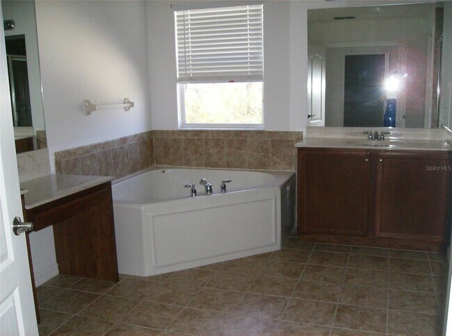 Building Photo - 20612 Whitebud Ct