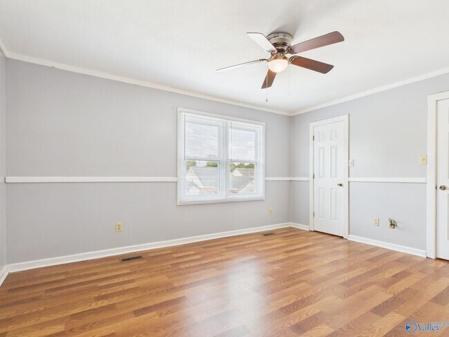 Building Photo - 1829 Brownstone Ave SW