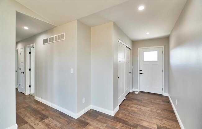 Building Photo - 403 Andrew Joseph Dr