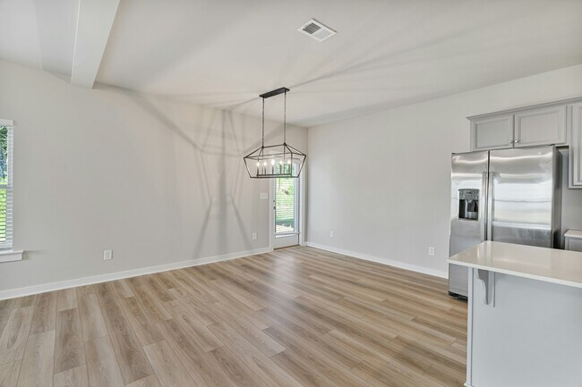 Building Photo - 1420 Brookhaven Dr