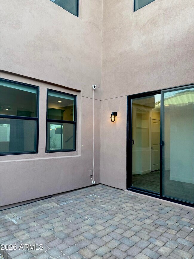 Building Photo - 821 E Monte Wy