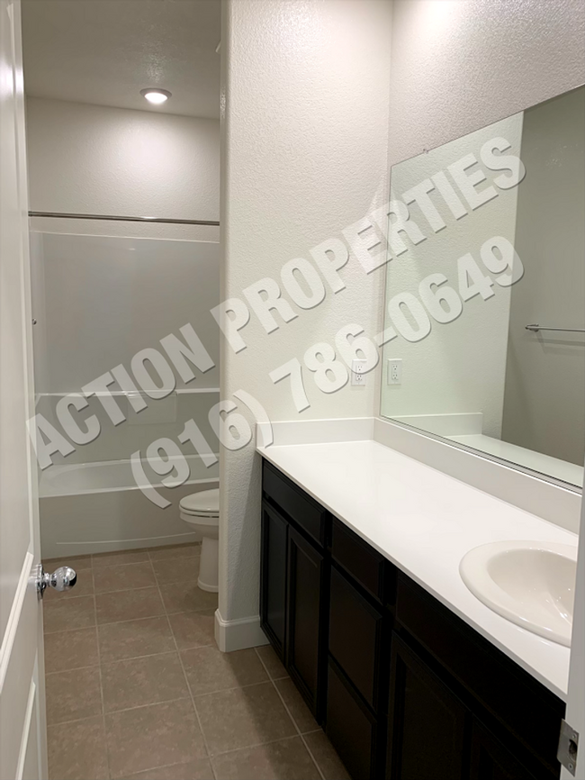 Building Photo - Rocklin Meritage Durango Subdivision: Ener...