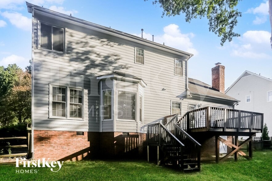 Building Photo - 3883 Meadow Ridge Dr NW