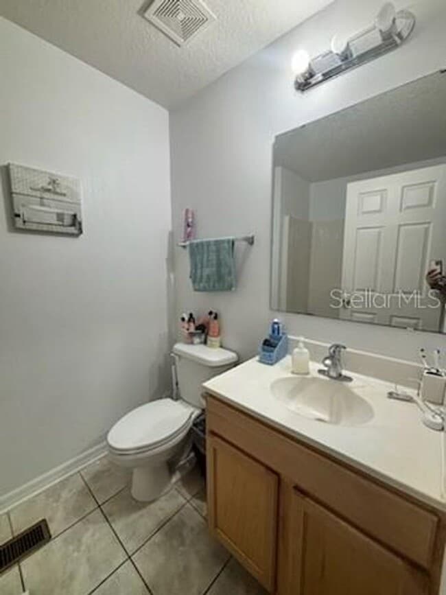 Building Photo - Heart Of Orlando/Kissimmee Townhome