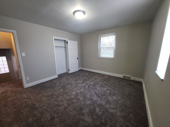 Building Photo - Newly renovated 3 bedroom house in Brookli...
