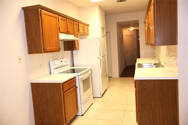 Building Photo - 3120 Cohoba Dr