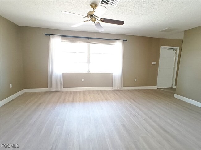 Building Photo - 1848 Winkler Ave