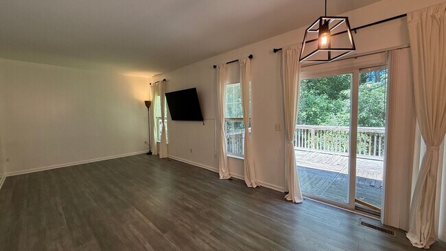 Building Photo - 4 Bedroom Colonial in Prince William County