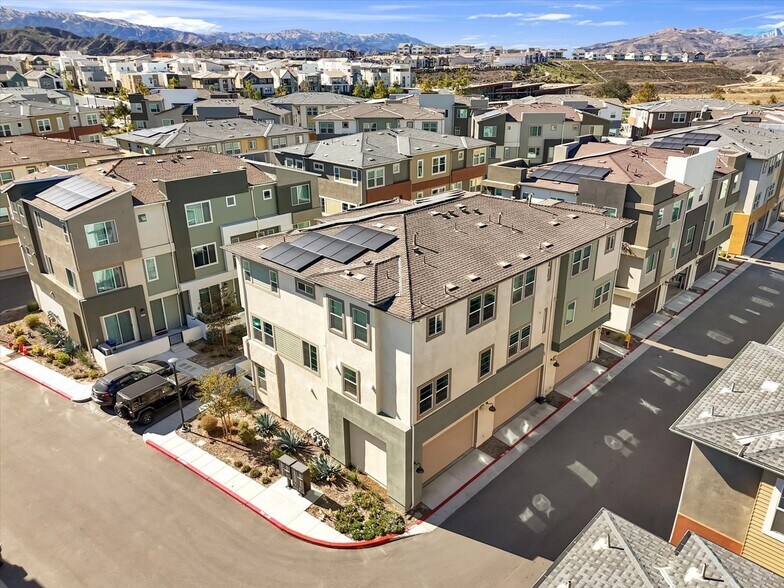 Building Photo - 27116 Valley Oak Pl