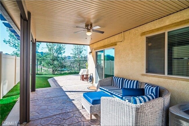 Building Photo - 34213 Parkside Dr