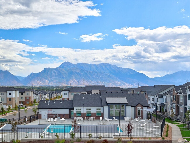 Building Photo - 1377 N Sage Dr