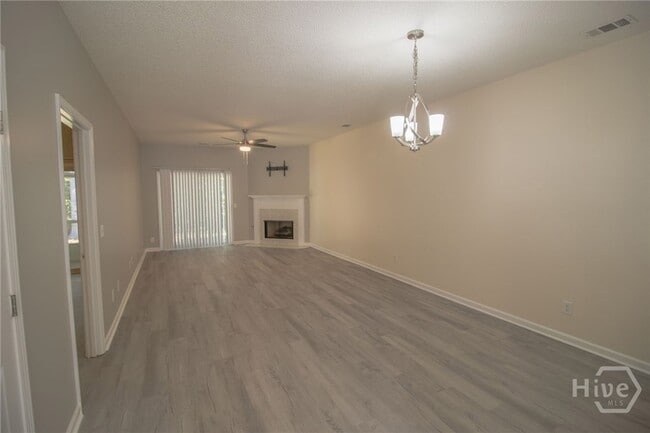 Building Photo - 44 Putters Pl