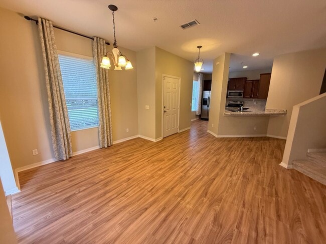 Building Photo - 3/2.5 Winter Garden Townhouse