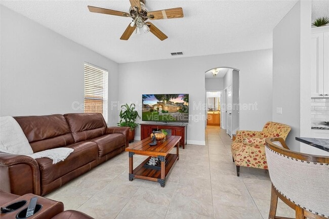 Building Photo - 1400 Holly Glen Run