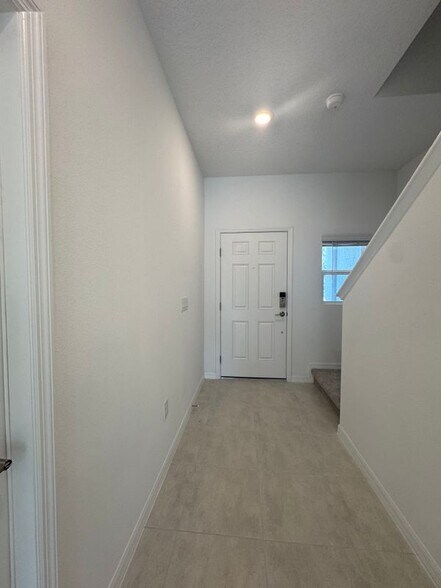 Building Photo - 2509 Penguin Blvd