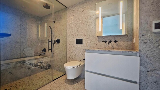 Building Photo - Elegant 1 Bed 1 Bath New Luxury Condo in t...