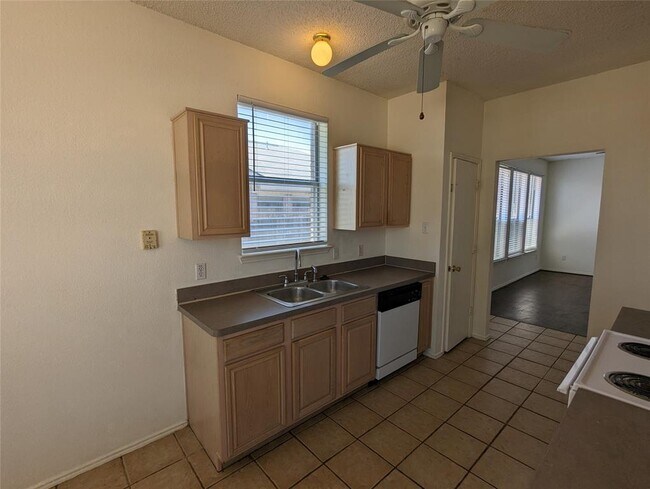 Building Photo - 6367 Stonewater Bend Trail
