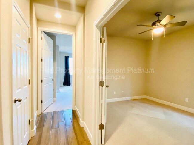 Building Photo - 1046 Lindsay Ln