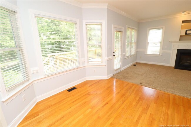 Building Photo - 203 Abbey Oak Ln