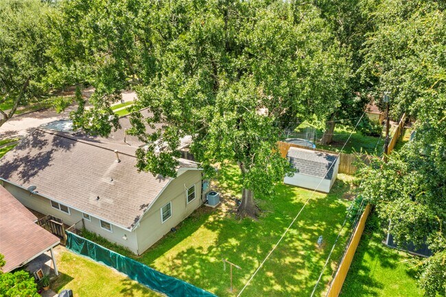 Building Photo - 317 Ellen Dr