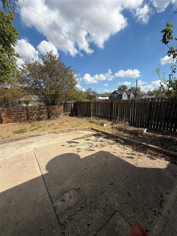 Building Photo - 6311 Felix Ave