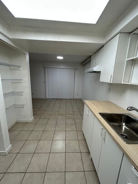 Building Photo - 4401 Saratoga Pl NE