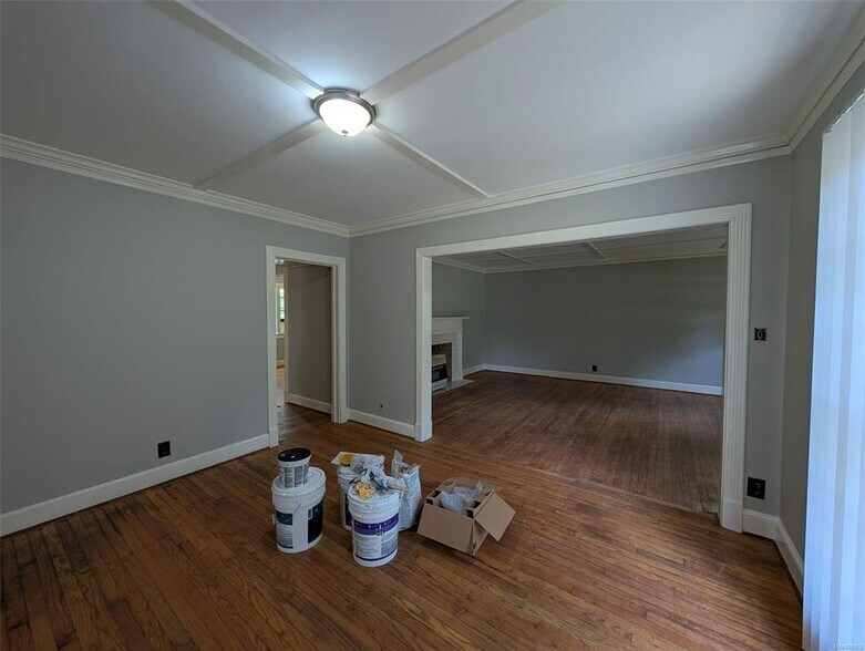 Building Photo - 10 Brantwood Dr
