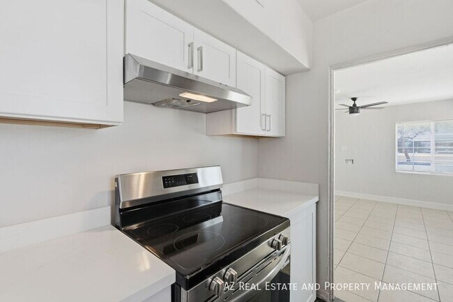 Building Photo - 1040 N 16th St