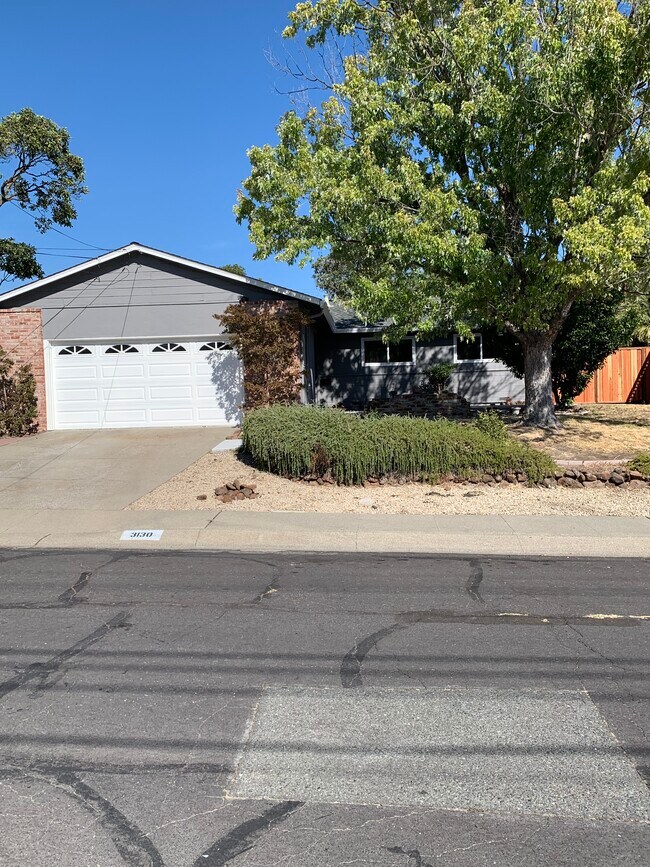 Building Photo - 3130 Ida Dr