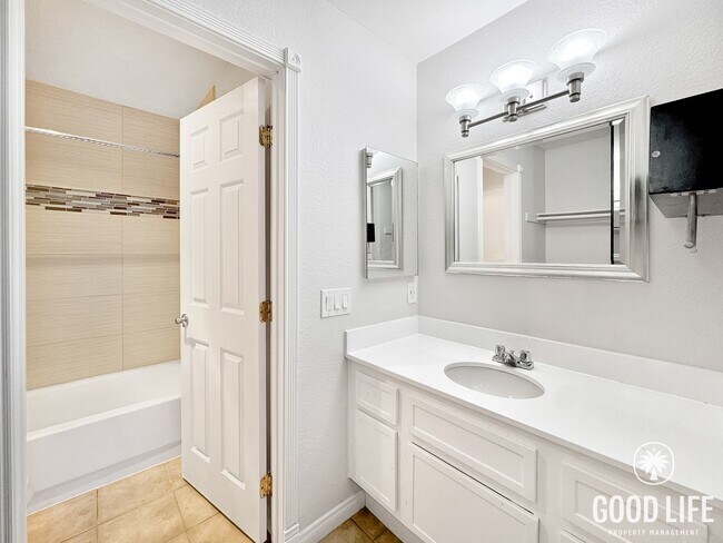 Building Photo - First-Floor Mira Mesa Condo with Patio & Ensuite Bedrooms