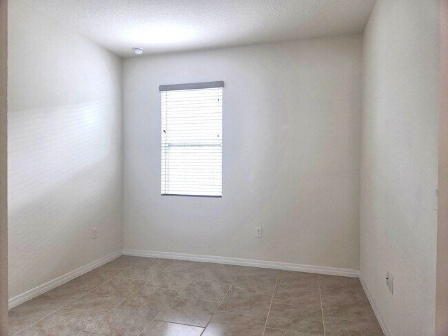 Building Photo - 55+ Gated Community at Palms at Serenoa