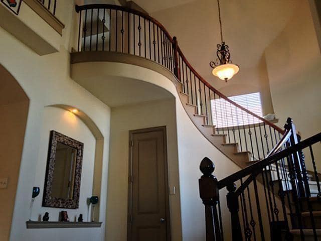 Building Photo - 2111 Spicewood Dr