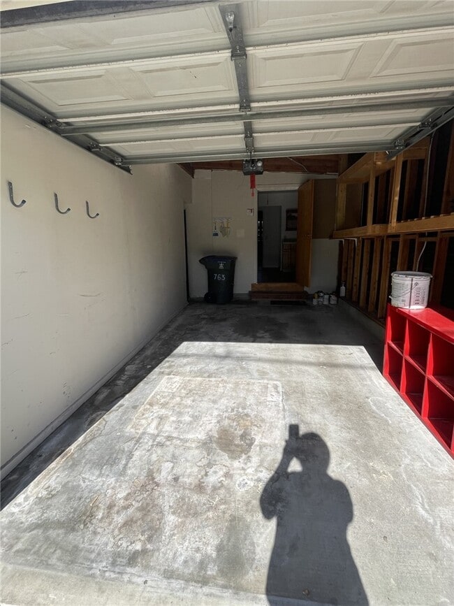 Building Photo - 763 S Los Robles Ave