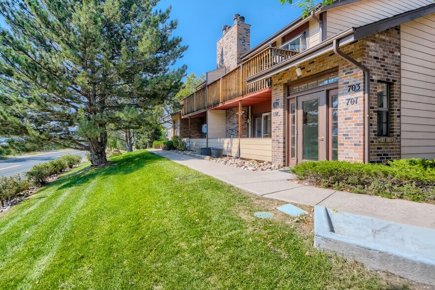 1st Floor- no stairs - 697 Canyon Dr