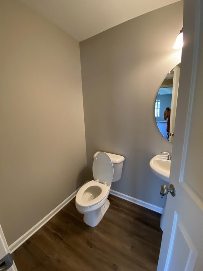 Building Photo - 2517 Tyvola Ct