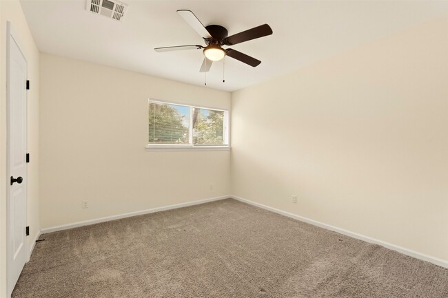 Building Photo - 718 Oder Ln