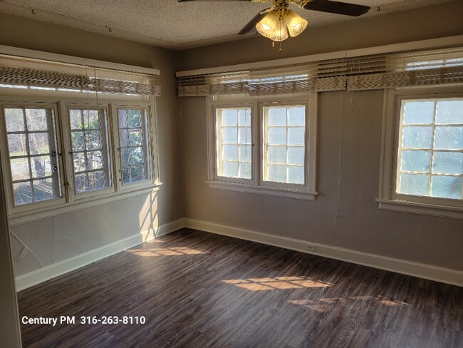 Building Photo - 3419 Edgemont St
