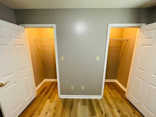 Building Photo - 3BD/2BA FOR RENT