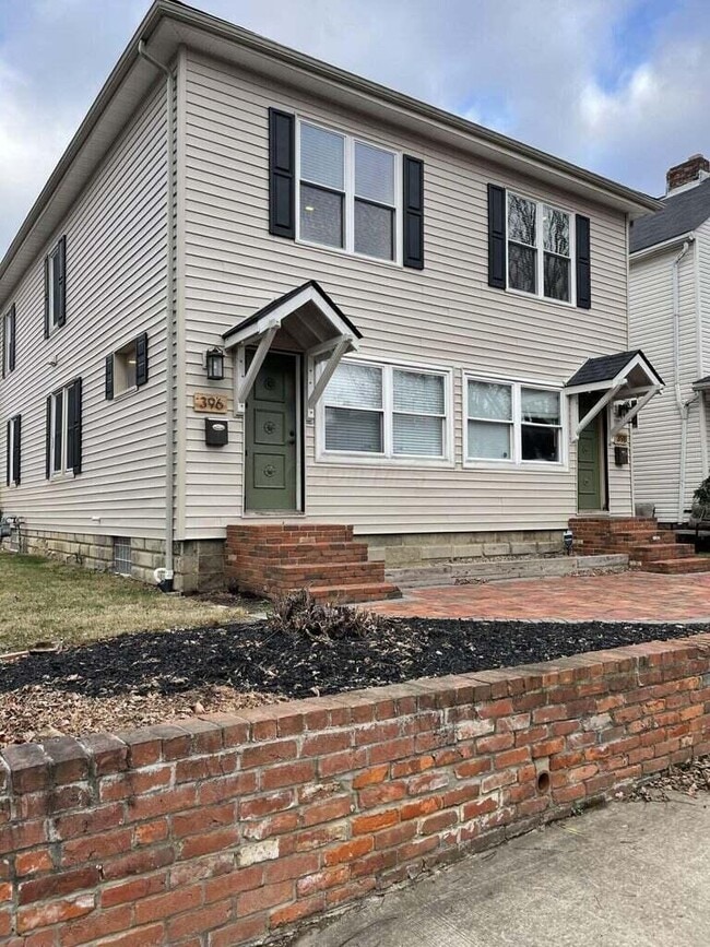 Primary Photo - 396 E Gates St