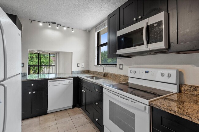 Building Photo - 8429 Forest Hills Dr
