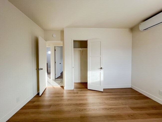 Building Photo - Adorable 2 Bedroom 1 Bathroom Home