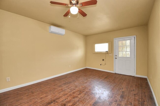 Building Photo - 5714 Doulton Dr