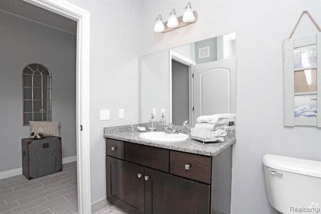 Building Photo - 54246 Baypoint Dr
