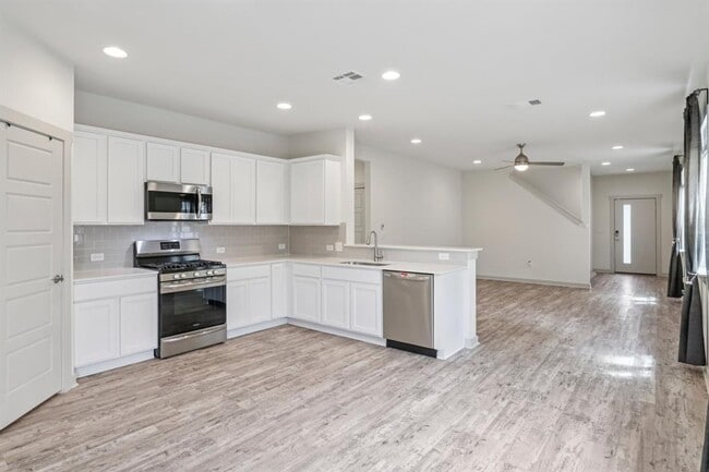 Building Photo - 8101 Linnie Ln