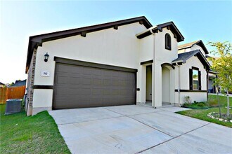 Building Photo - 517 Whitney Trail