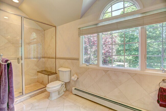 Building Photo - 14 Mountain Laurel Ln